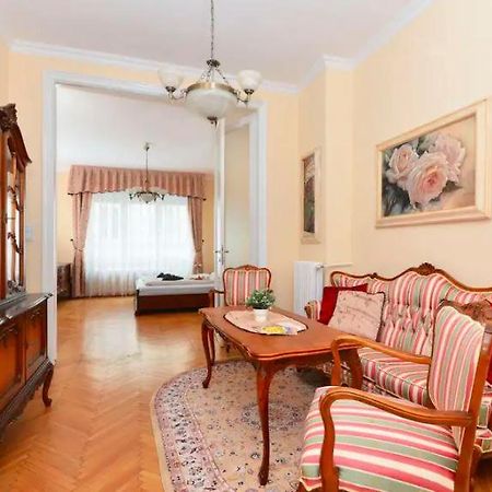 Neo-Baroque Residence Near Basilica بودابست المظهر الخارجي الصورة